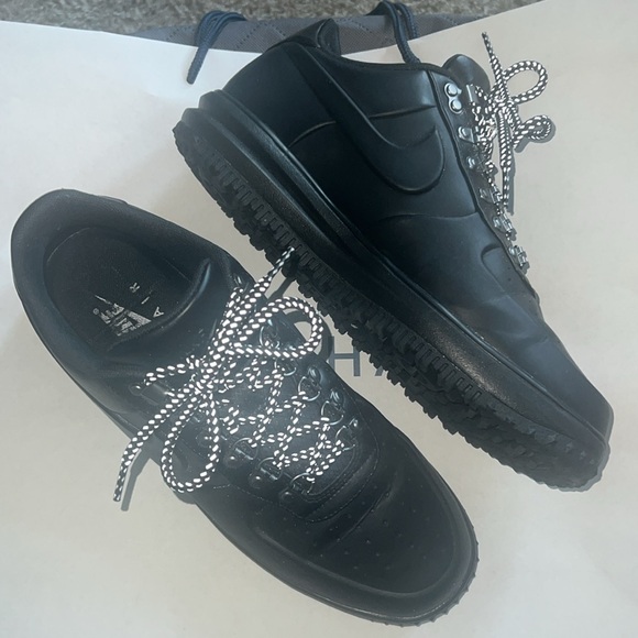 Nike boots - Picture 3 of 7